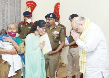 Home Minister Amit Shah hands over appointment letters to the NoKs of 04 J&K Police Martys
