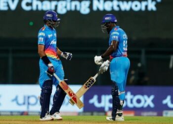 Kuldeep, Mustafizur, Warner shine as Delhi beat KKR by 4 wickets