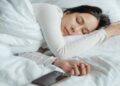 Study reveals why 7 hours of sleep is optimal in middle age