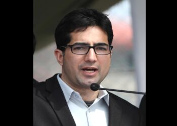 Shah Faesal to return to service in J&K
