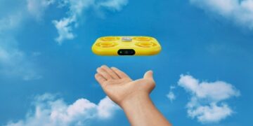 Snapchat introduces its first drone camera ‘Pixy’