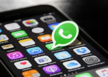 WhatsApp to bring emojis in chats, allow 32 people in group voice call