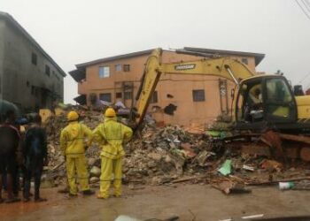 8 killed in Nigeria building collapse