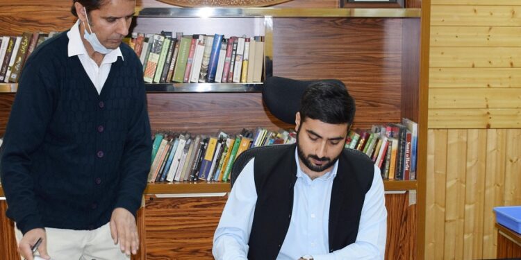Akshay Labroo assumes charge as Director Info