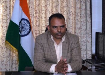 Div Com Kashmir discusses recruitment process in Army