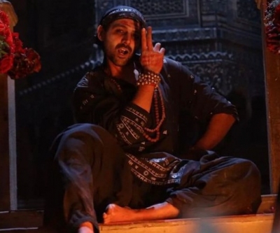 Kartik Aaryan keeps ‘Bhool Bhulaiyaa 2’ outfit as memento