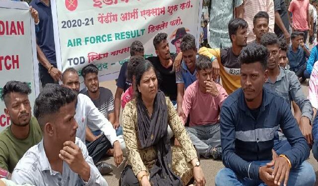  Anti-Agnipath protests reach K’taka, 30 held  