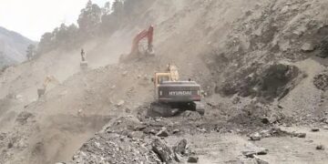 Jmu-Sgr highway closed for 3rd consecutive day