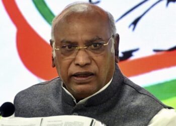 Not fair to recruit soldiers on contract basis, says Kharge  