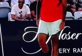 Kyrgios defeats Tsitsipas in Halle Open