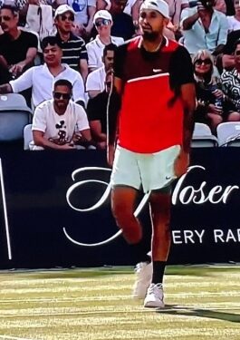 Kyrgios defeats Tsitsipas in Halle Open