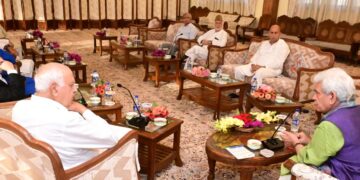 LG Hosts ‘High Tea’ For Political Leaders, Mehbooba Skips