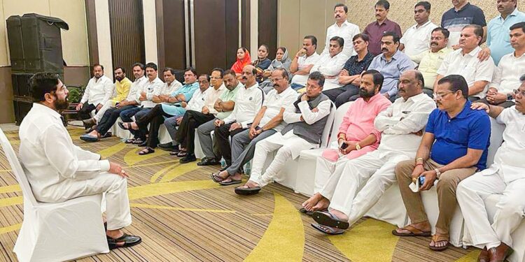 Rebel Shiv Sena MLAs land at Goa airport, move to hotel for overnight stay