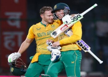 Van der Dussen, Miller guide South Africa to seven-wicket win over India