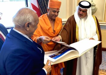 Bahrain PM meets BAPS delegation, discusses construction of Hindu temple in Bahrain