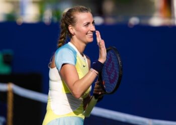 Rothesay International: Kvitova beats Haddad Maia to set up final against Ostapenko at Eastbourne
