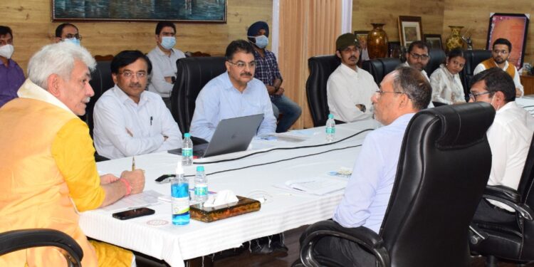 Sinha reviews LG’s Sustainable Development Fellowship Programme