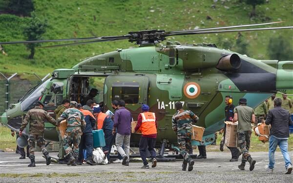 Army carries out rescue ops for Amarnath Yatris at Baltal