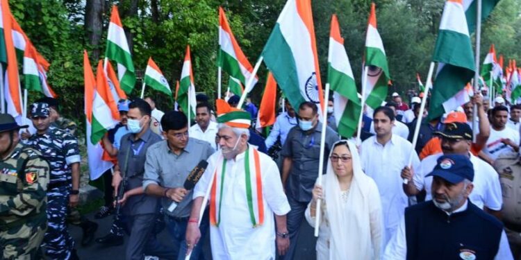 “Har Ghar Tiranga Utsav”: Lt Governor joins citizens from all walks of life in in Srinagar