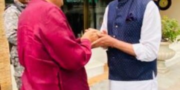 Gadkari seeks Big B’s support for road safety mission