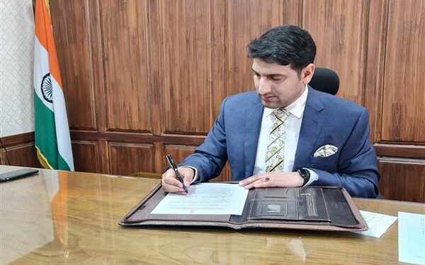 Over 5.64 lakh Golden Cards issued in Srinagar