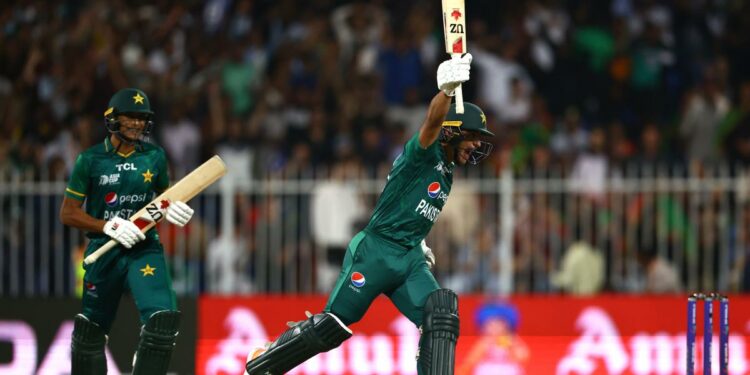 Pakistan beats Afghanistan by one wicket to qualify for final, India out of contention