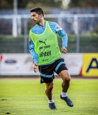 LA Galaxy eye move for Luis Suarez, say reports