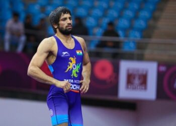 World Wrestling Championships: Ravi Dahiya crashes out, Naveen enters bronze medal round