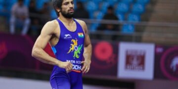 World Wrestling Championships: Ravi Dahiya crashes out, Naveen enters bronze medal round