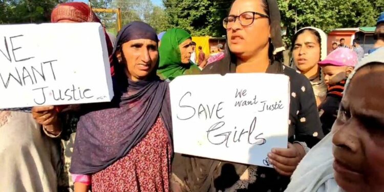 Hajin woman dies at in-laws home in Srinagar, family alleges murder