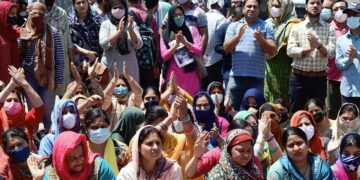 J-K admin issues orders to hold salaries of Kashmiri Hindus on strike in valley