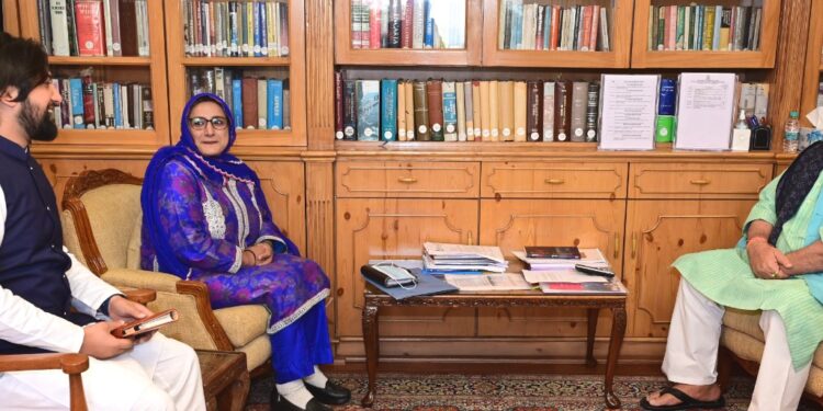 Presidents of MCs of Bla, Sopore call on LG Sinha