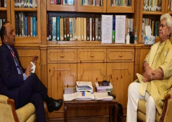 MD & CEO J&K Bank calls on Lt Guv