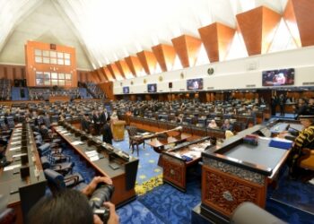 Malaysian PM dissolves Parliament, calls for early polls