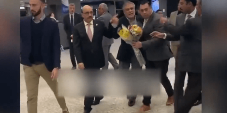 Pak finance minister Ishaq Dar heckled at airport in Washington