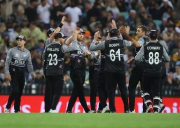 Southee, Santner star as New Zealand thrash Australia by 89 runs in Super 12 opener