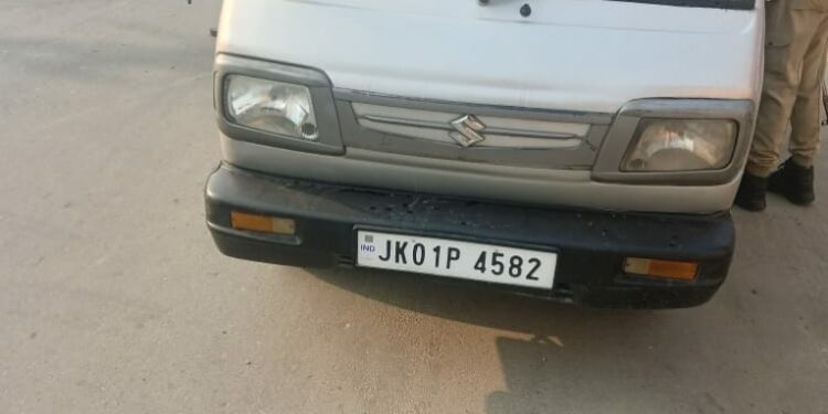 Police Seizes School Van For Overcrowding and Posing Threat to school children in Budgam: Police