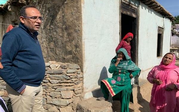 B2V4: Rohit Kansal visits various areas of Hutt Panchayat