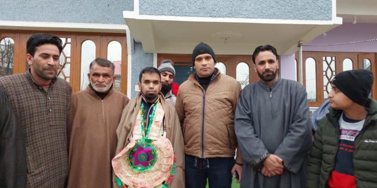 Syed Adil becomes second Kashmiri to crack ISS exam