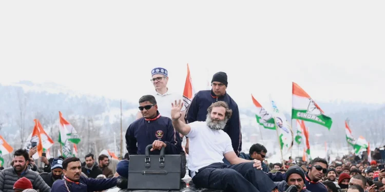 Rahul Gandhi shakes hands with soldiers watching ‘Bharat Jodo Yatra’ from Army camp