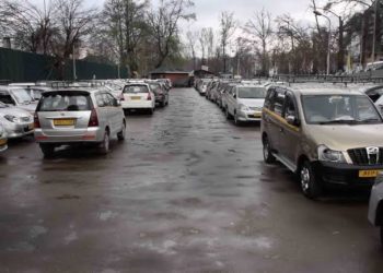 Absence of public transport in evening hours leave South Kashmir residents suffer