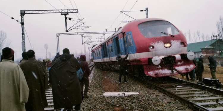 Train engine derails near Mazhama, no casualties