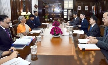 Finance Minister meets ADB President, lauds support to India