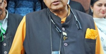 Will caste factor keep Shashi Tharoor out of the CWC?
