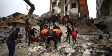 Quake deaths pass 5,000 as Turkiye, Syria seek survivors