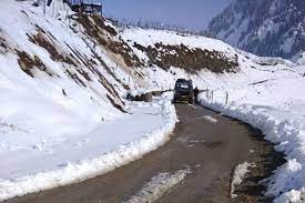 Bandipora- Gurez road re-opens for traffic after two months