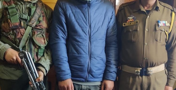 Police books fraudster in Gulmarg