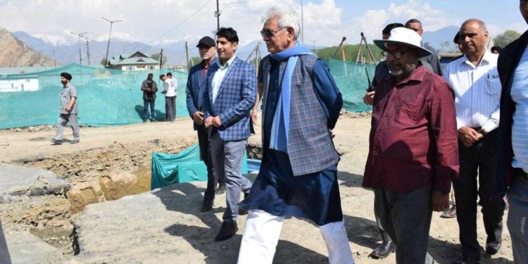 LG inspects progress of SASB’s Yatri Niwas at Pantha Chowk