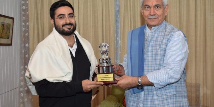 Raj Bhavan bids farewell to Akshay Labroo