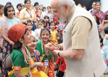 School girls Tie Rakhi To PM Narendra Modi On Raksha Bandhan